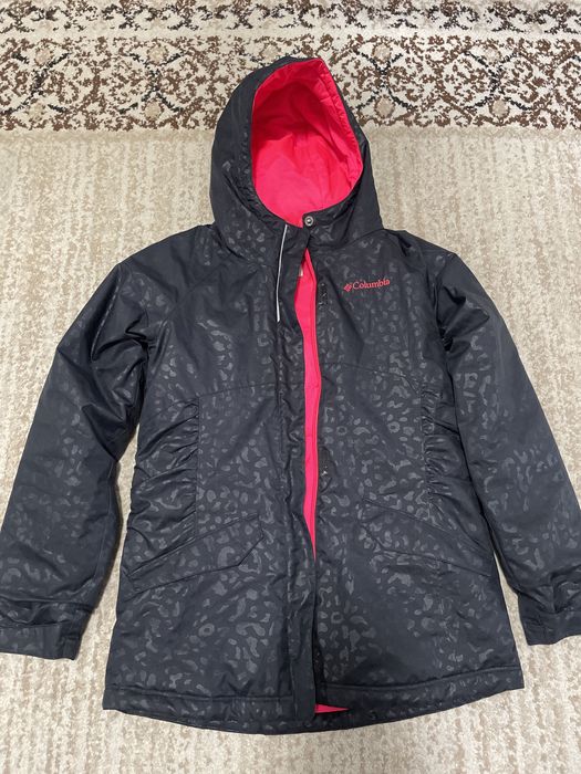 Продам зимнюю куртку Columbia 146-152