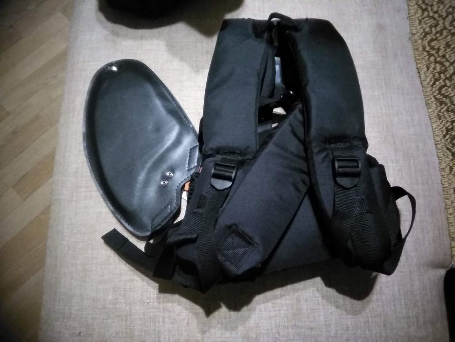 Нова бензокосарка, повний комплект