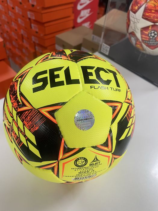 Футбольний м'яч Select Flash Turf V23 Жовто-Помаранчевий Оригінал Розмір 4 Для Штучної Трави