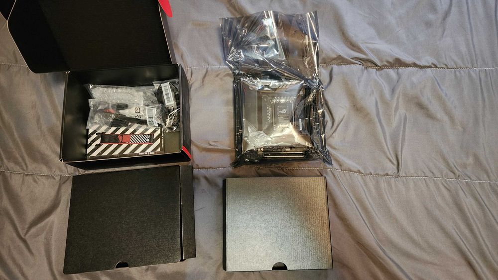 Asus Z690i ITX материнська плата для Intel 1700