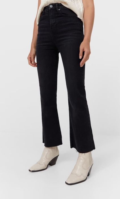 Укорочені розкльошені джинси Stradivarius