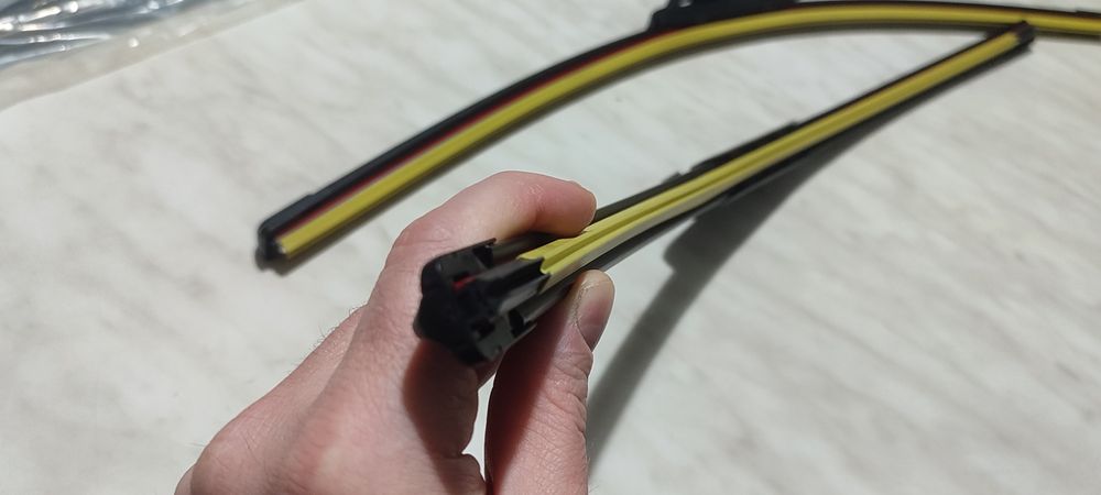 Щітки склоочисника для автомобіля