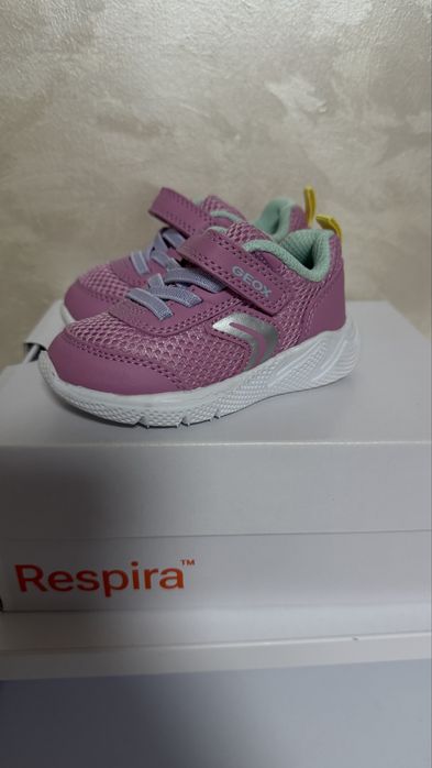 Дитячі кросівки Geox розмір 20