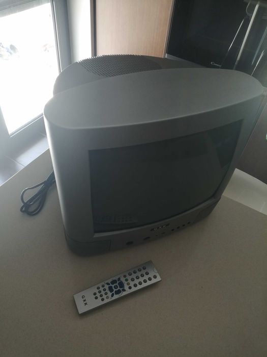 35 cm TV with Remote Control64585837451905121