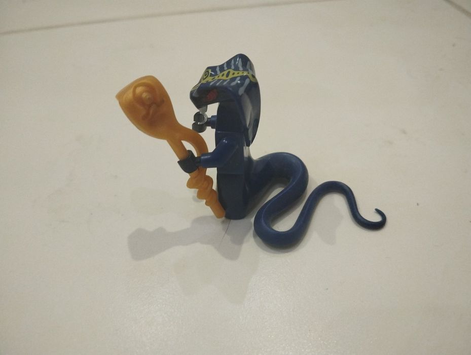 Lego атака Koula 9444