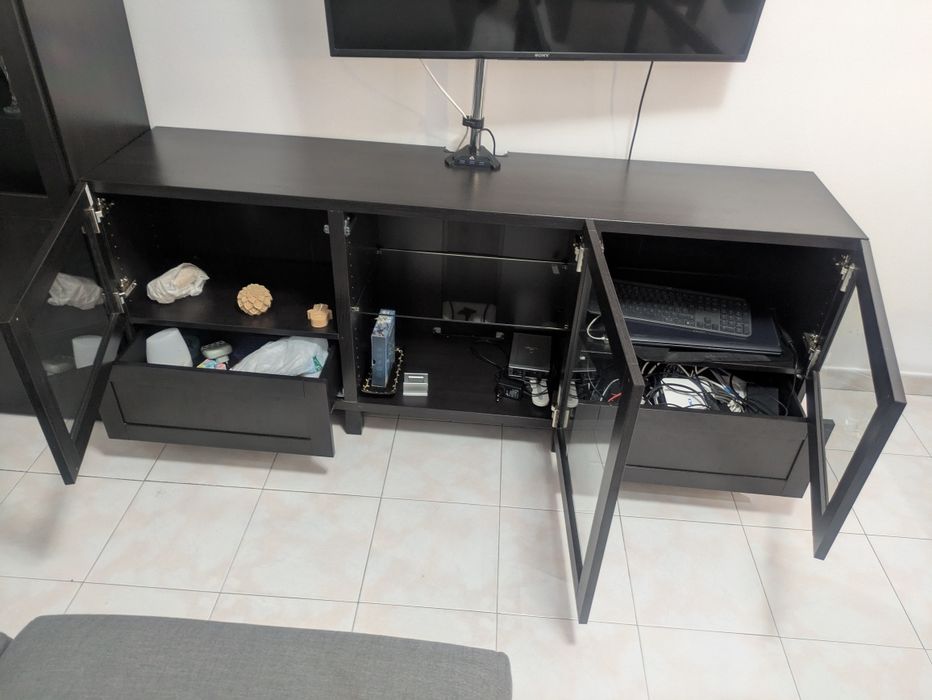 Movel tv preto/castanho Ikea