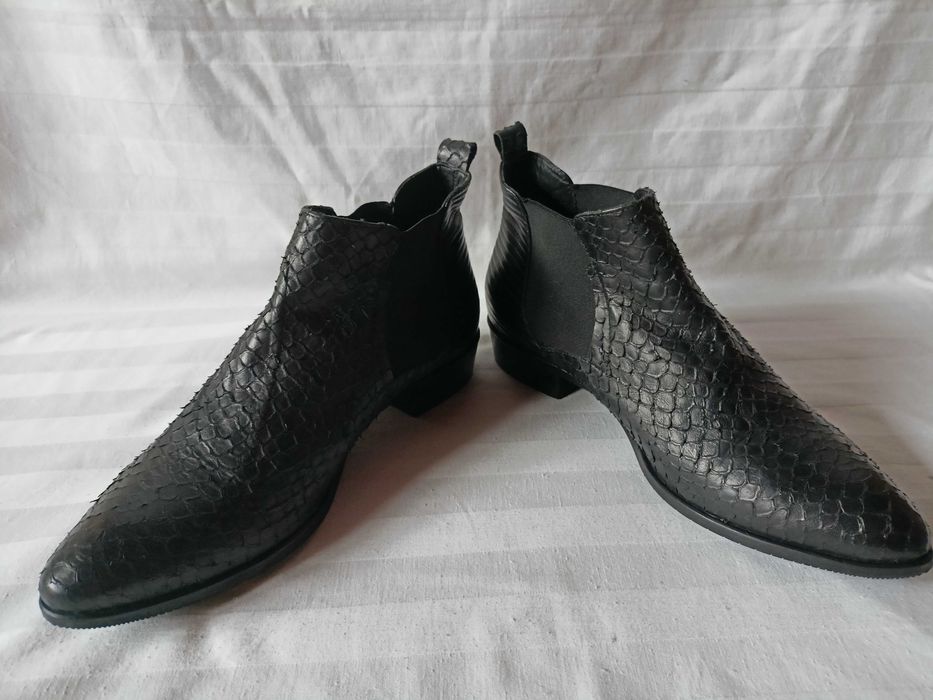 Donna Carolina sztyblety roz.. 43- dł. wkł. 28 cm- skóra- stan bdb