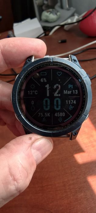 Wyjątkowy niebieski Garmin fenix 7 saphire Solar titanium