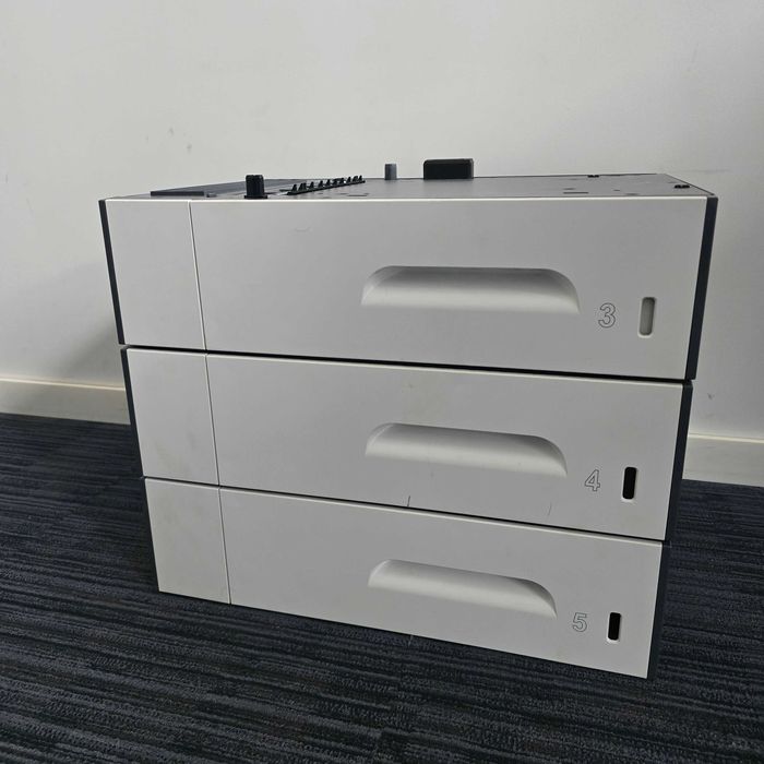 Trzy podajniki papieru HP G1W43A