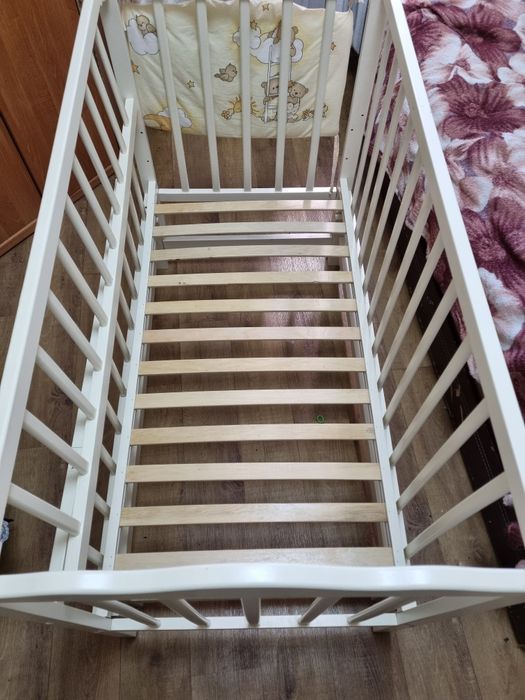 Дитяче ліжко з матрацом