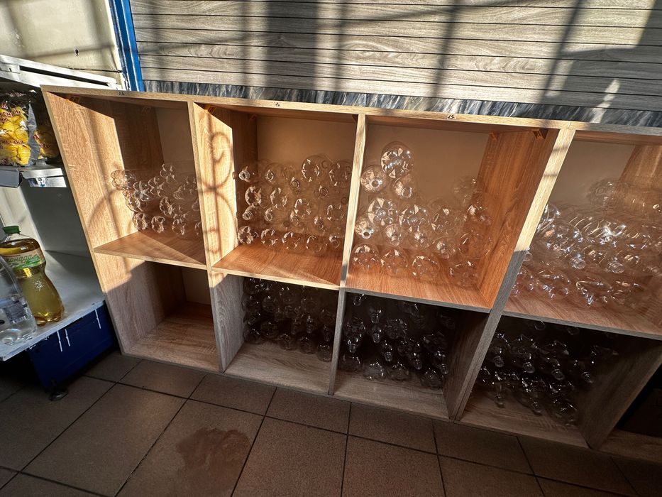Продам тумбу під пиво та стелаж