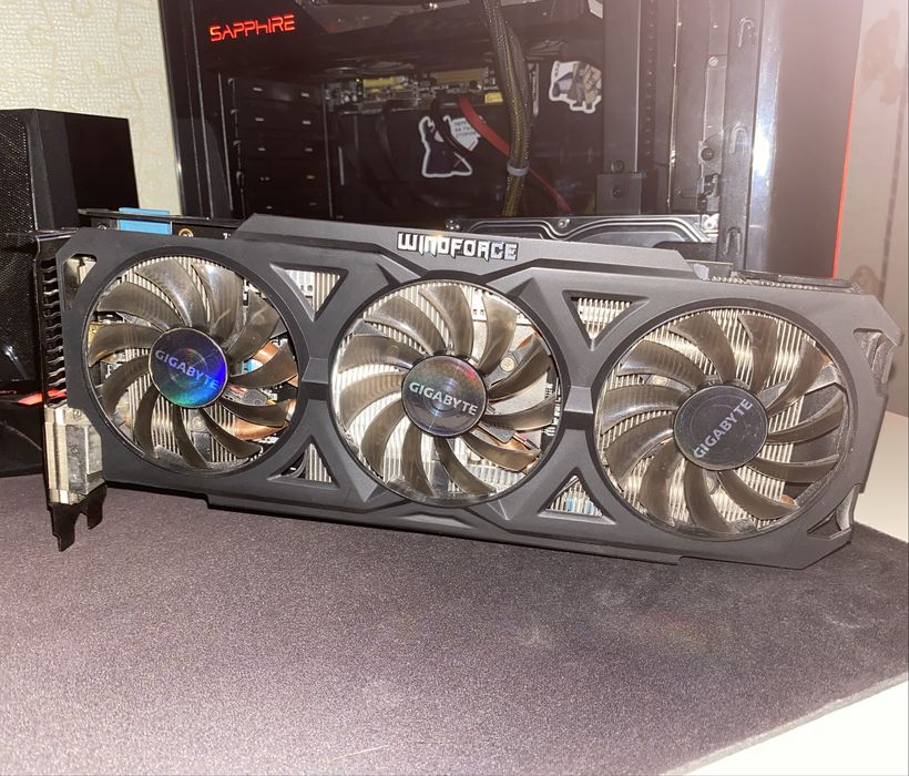 Відеокарта Radeon R9 270X Gigabyte