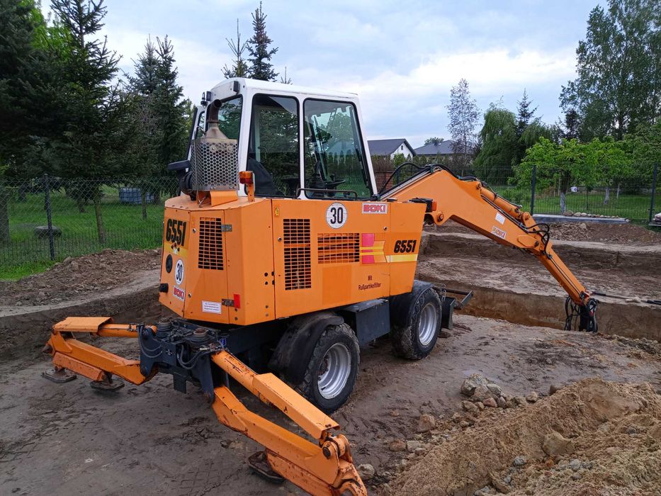 Kiefer BOKI 6551 KOPARKA 2009r Specjalistyczna Cmentarna z czerpakiem