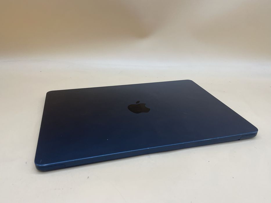 Macbook air 2022 m2 512 gb ssd !