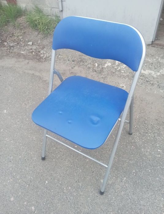 Складной стул из металла