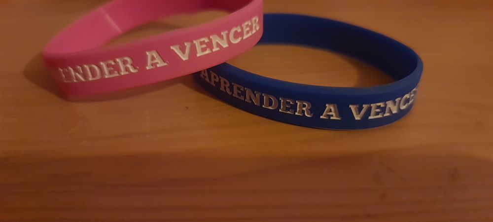 Duas pulseiras elástica de ténis