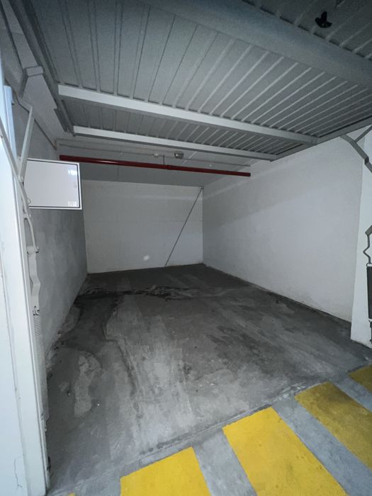 Arrenda- se garagem