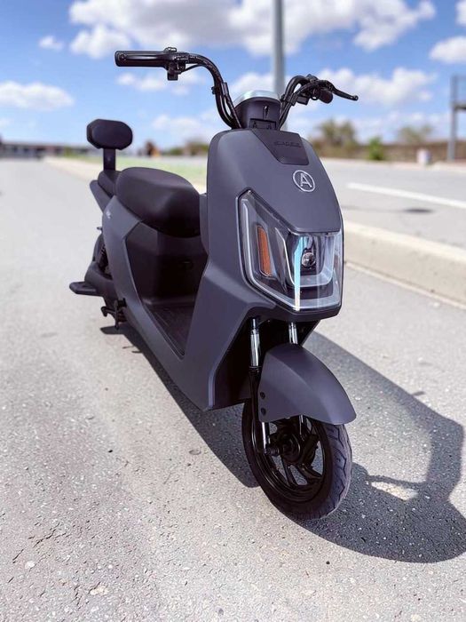 Електроскутер Oscar Amir 800W 48V 20Ah Li-ion двомісний електробайк графіт