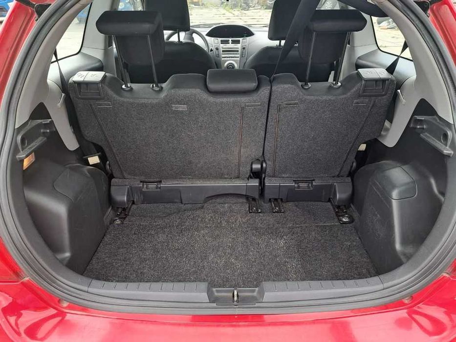 Toyota Yaris Vendo em partes e Peças
