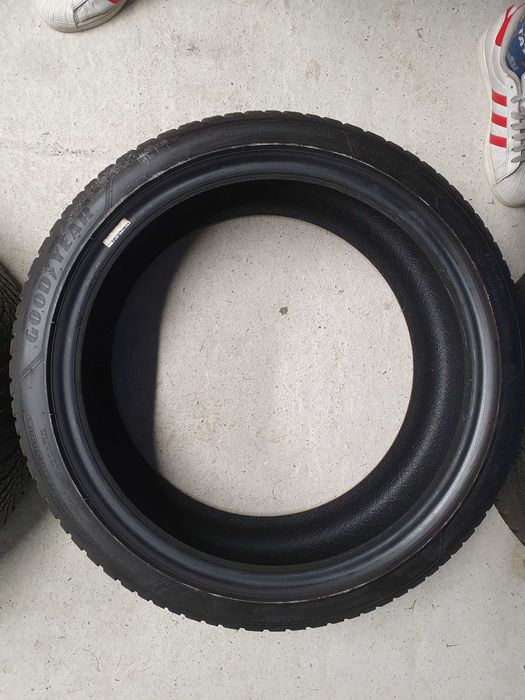 Opony Goodyear 225/40/18 całoroczne