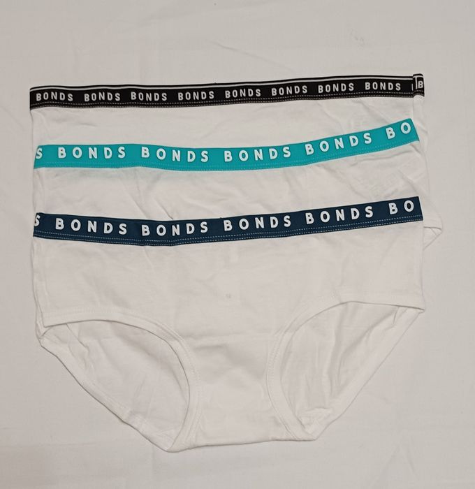 Розпродаж трусиків Bonds
