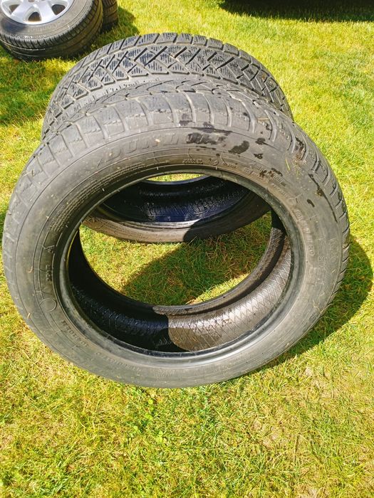 Opony zimowe 215 60 R17C