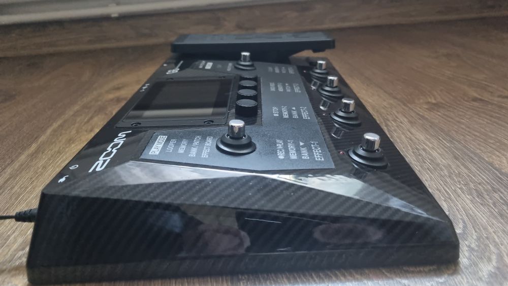 Zoom G6.  Multiefekt gitarowy.