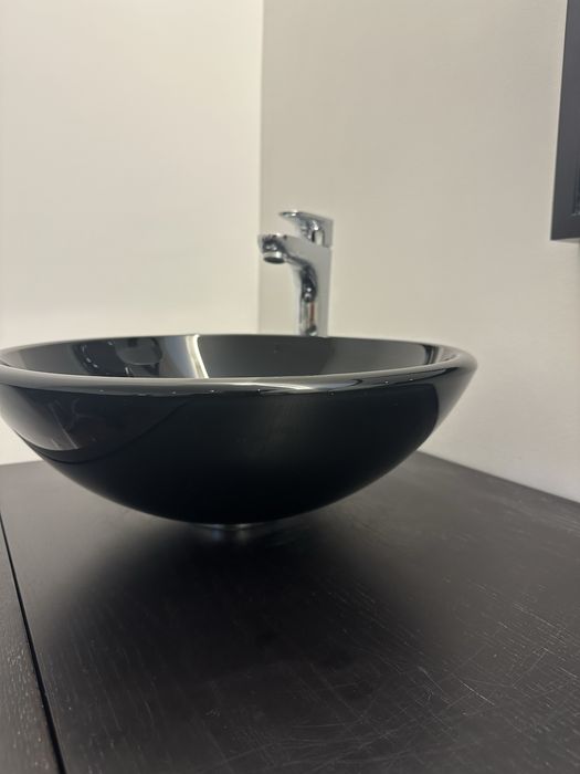 Conjunto Design Premium – Lavatório Preto + Torneira BRUMA