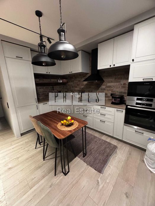Продаж 2к квартири 68м2 ремонт Галактика Євгена Сверстюка 6