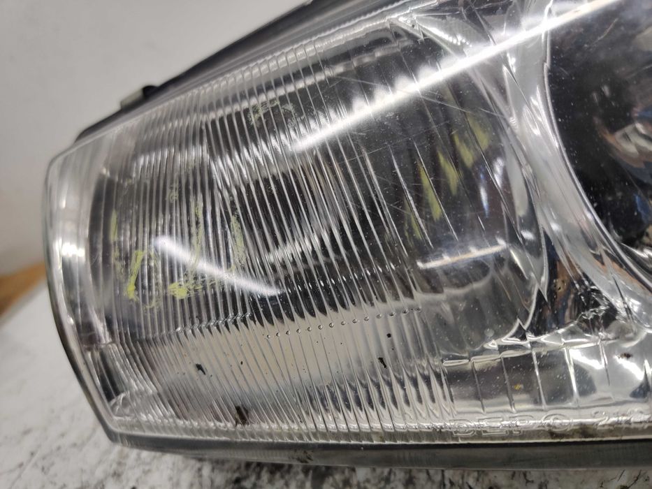 Mazda 626 Reflektor Lampa Prawa Przednia Prawa Przód