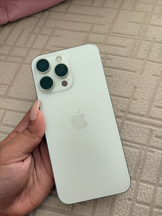 Iphone 15 pro max em iphone 17 pro