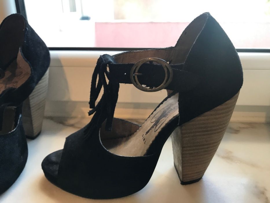 Sandálias Fly London