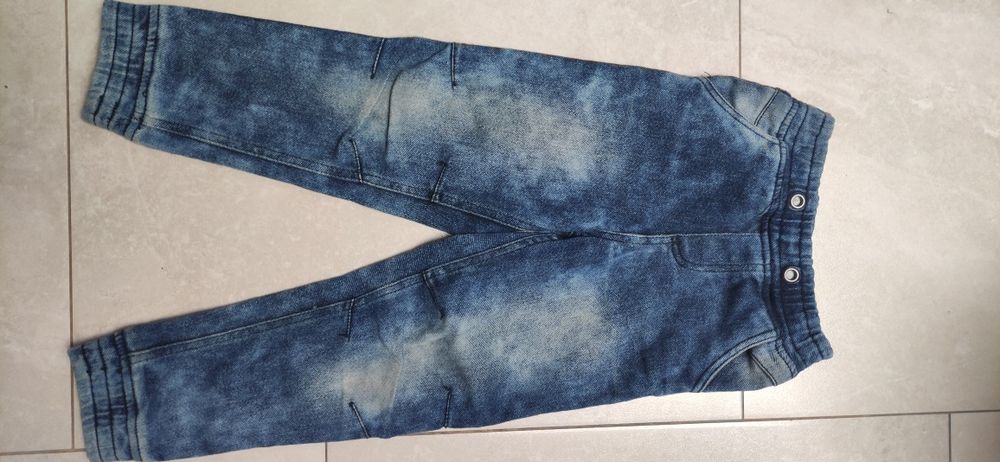 Spodnie jeansy r.110/116