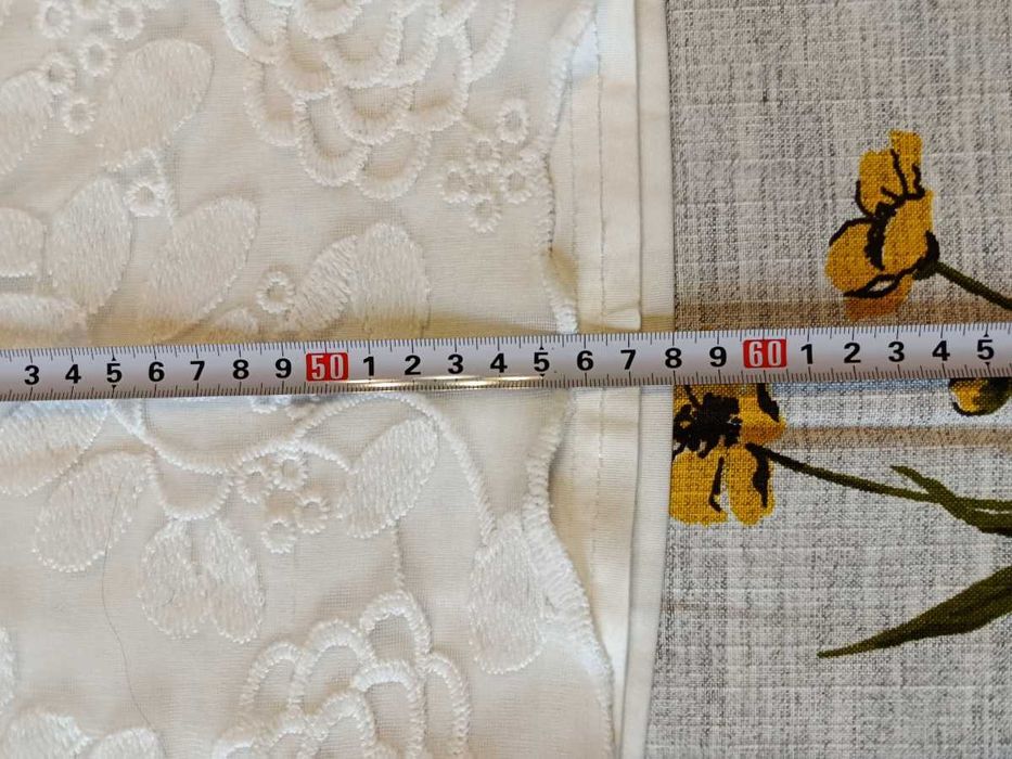 Bluzka z ozdobnym kołnierzykiem