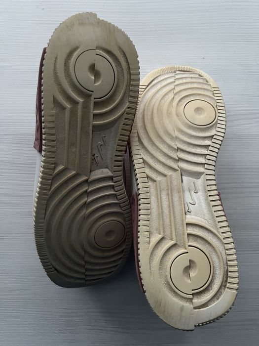 Продам кросівки NIKE і идеальному стані 26,5 см