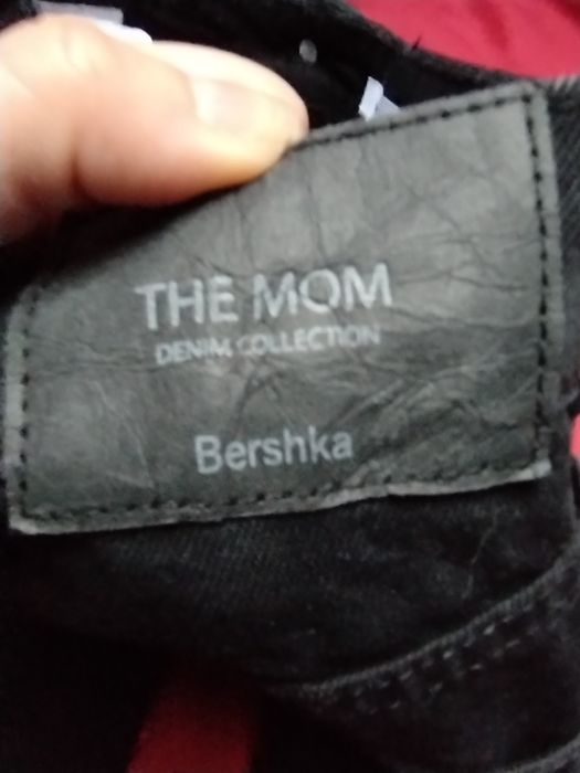 Czarne dżinsy damskie wysoki stan,the mom denim collection Bershka