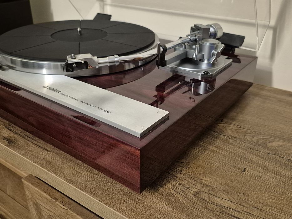 Gramofon vintage Yamaha YP-D51