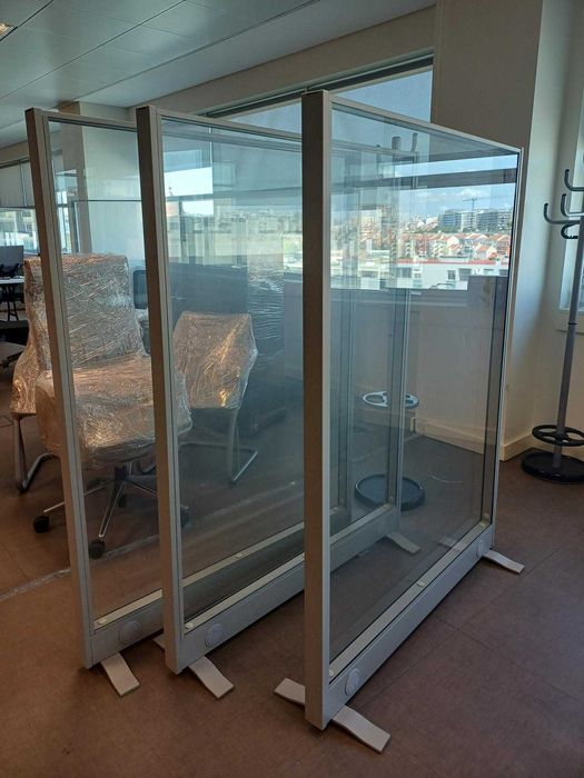 Vendo 8 biombos em vidro. 1.60m por 1.20m