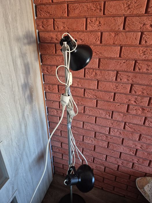 Zeliwna lampa podłogowa- Polam