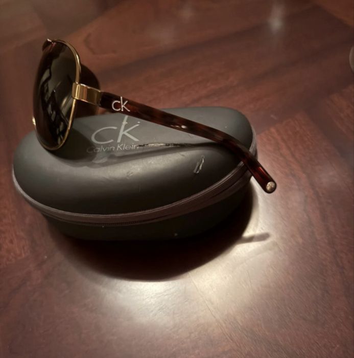 Oculos de sol Calvin Klein