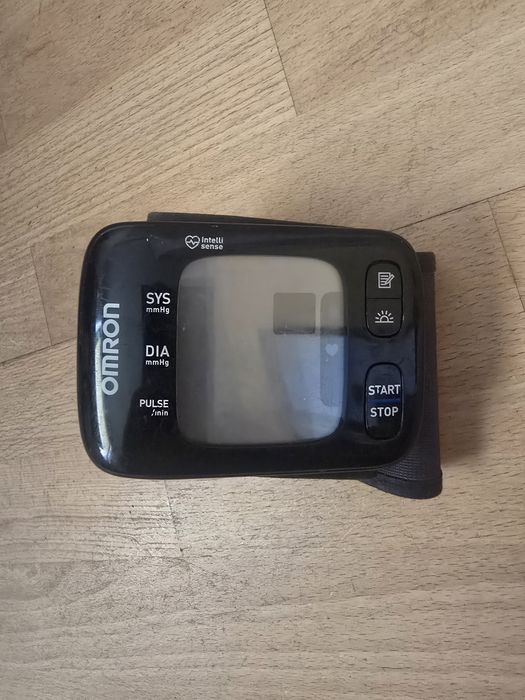 Ciśnieniomierz nadgarstkowy OMRON Bluetooth