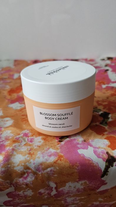 Blossom Soufflé Body Cream marki Estelle & Thild. Balsam