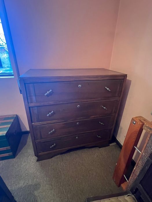 VÁRIOS MOVEIS EM BOM ESTADO