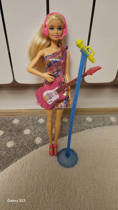 Lalka Barbie piosenkarka
