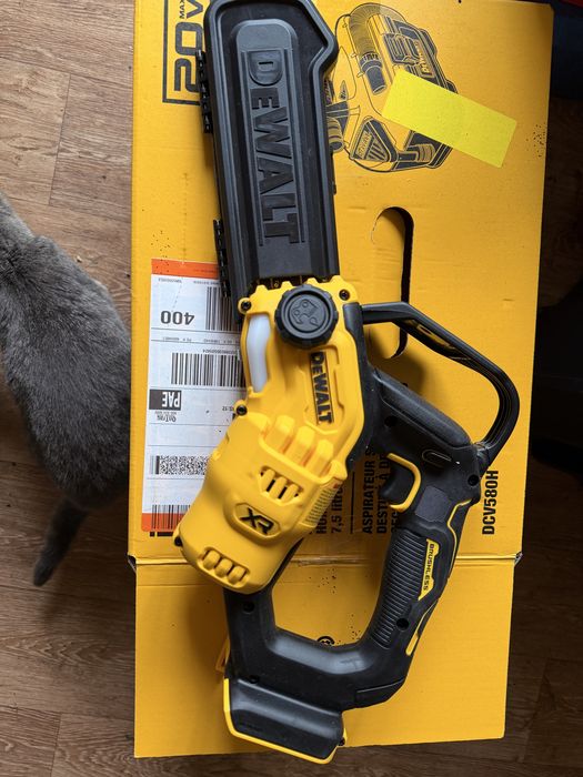 Електро пилка Dewalt dccs623
