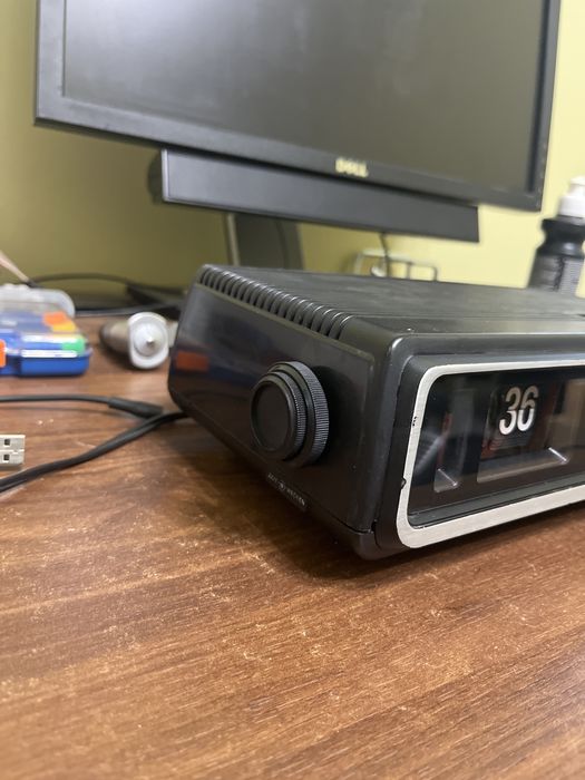 Zegar klapkowy z radiem Astrosound TX-1000