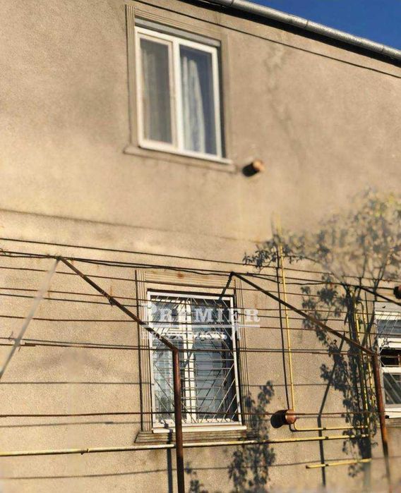 Продам 2-поверховий будинок в Світлому