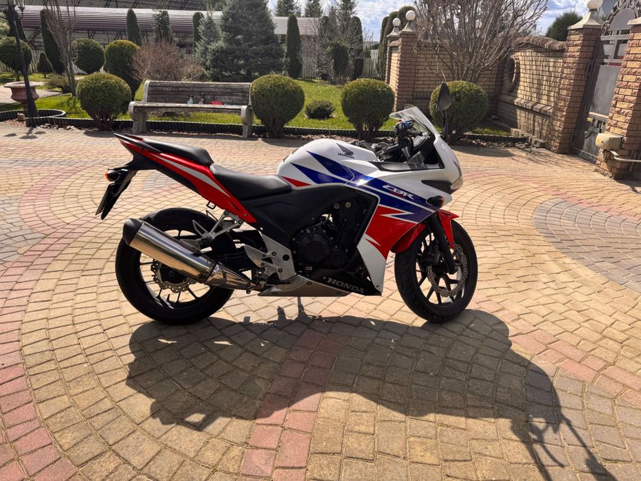 Продам Honda CBR в дуже хорошому стані.
