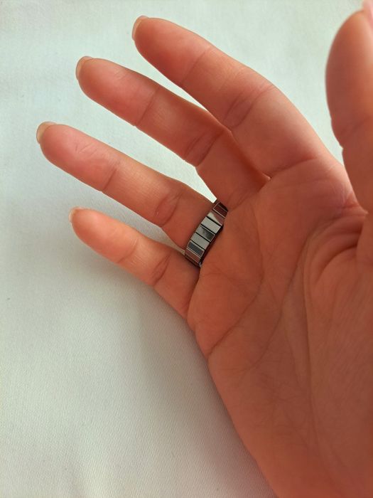 Anel formato relógio