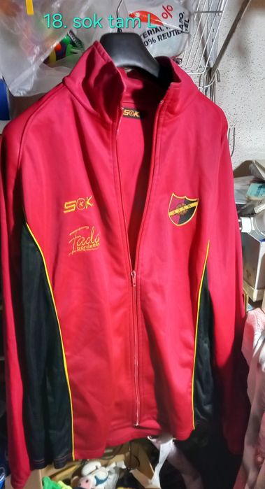 Peças roupa em boas condições 1 euro cada